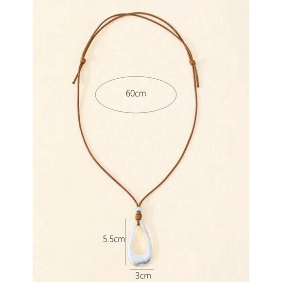 Vintage Teardrop-Shaped Pendant Women's Necklace - Picture 6 of 7